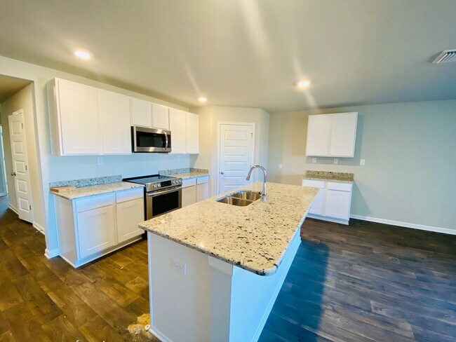 Building Photo - 23135 Shadowridge Dr