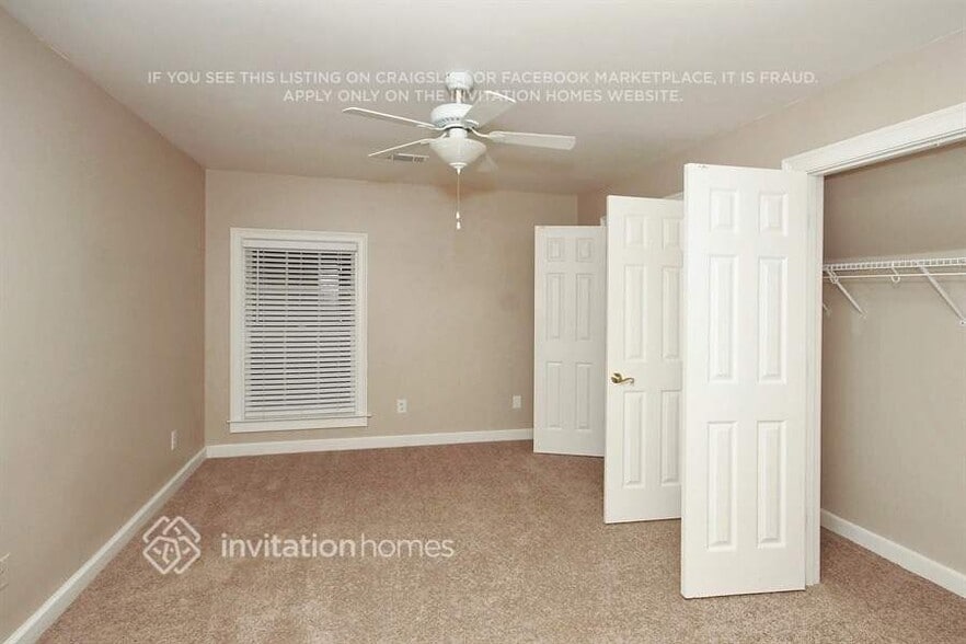 Building Photo - 1905 Oak Wind Ln NE