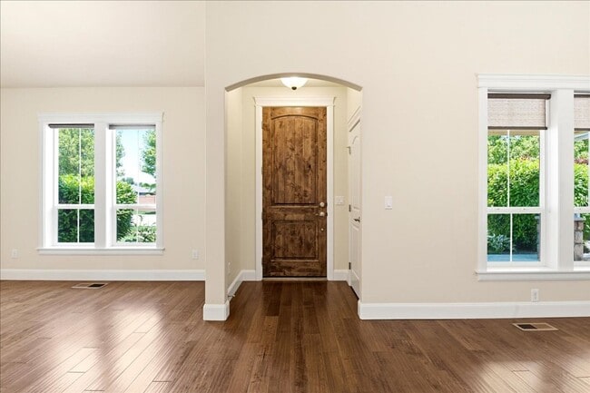 Building Photo - Single Story-3 Bedroom 2 Bathroom Home in a 55+ Community