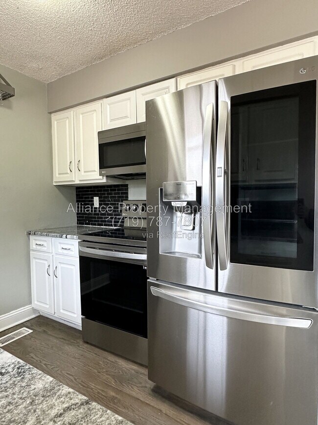 Building Photo - 1250 Chiricahua Dr