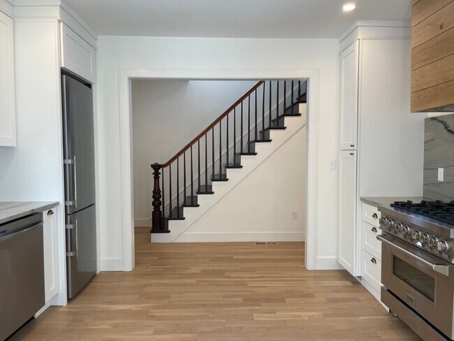 stair from kitchen - 39 Cottage Ln