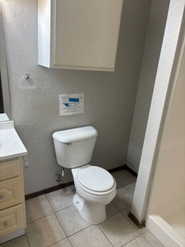 Building Photo - 2 Bed, 2 Bath Duplex in Mountain View Area