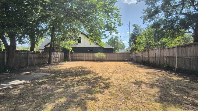 Building Photo - 1704 NW 41st St