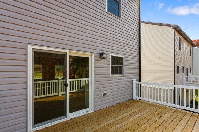 Building Photo - 317 Ivanhoe Ave