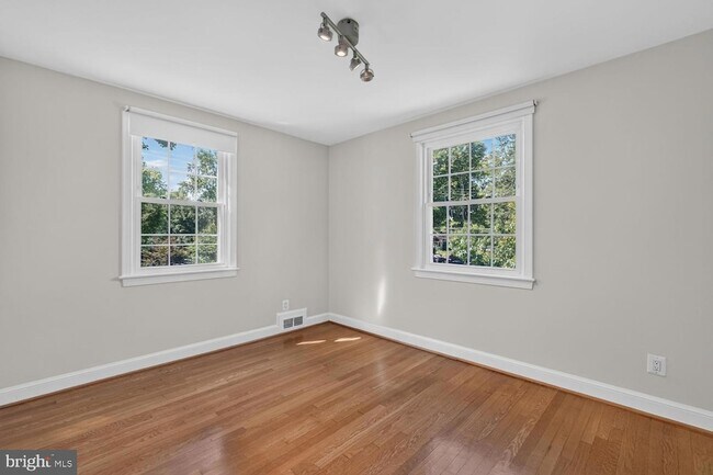 Building Photo - 4325 47th St NW