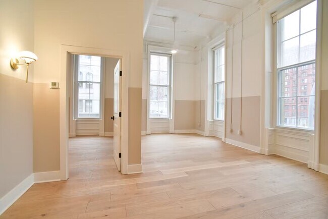 Building Photo - 30 W Broad St