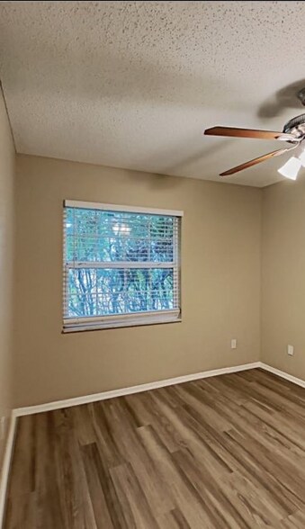 Building Photo - 134 Carriage Hill Dr