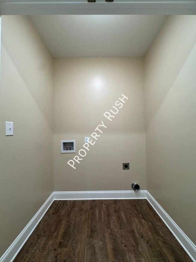 Building Photo - 8430 Springfield Rd