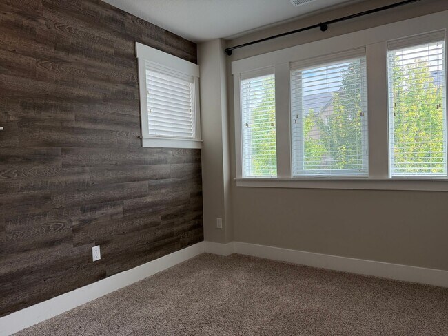 Building Photo - 16825 Chula Vista Ave