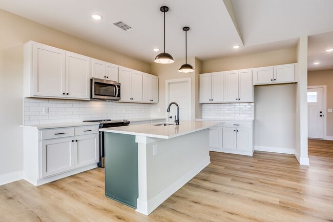 Building Photo - 1029 Long Path Ct