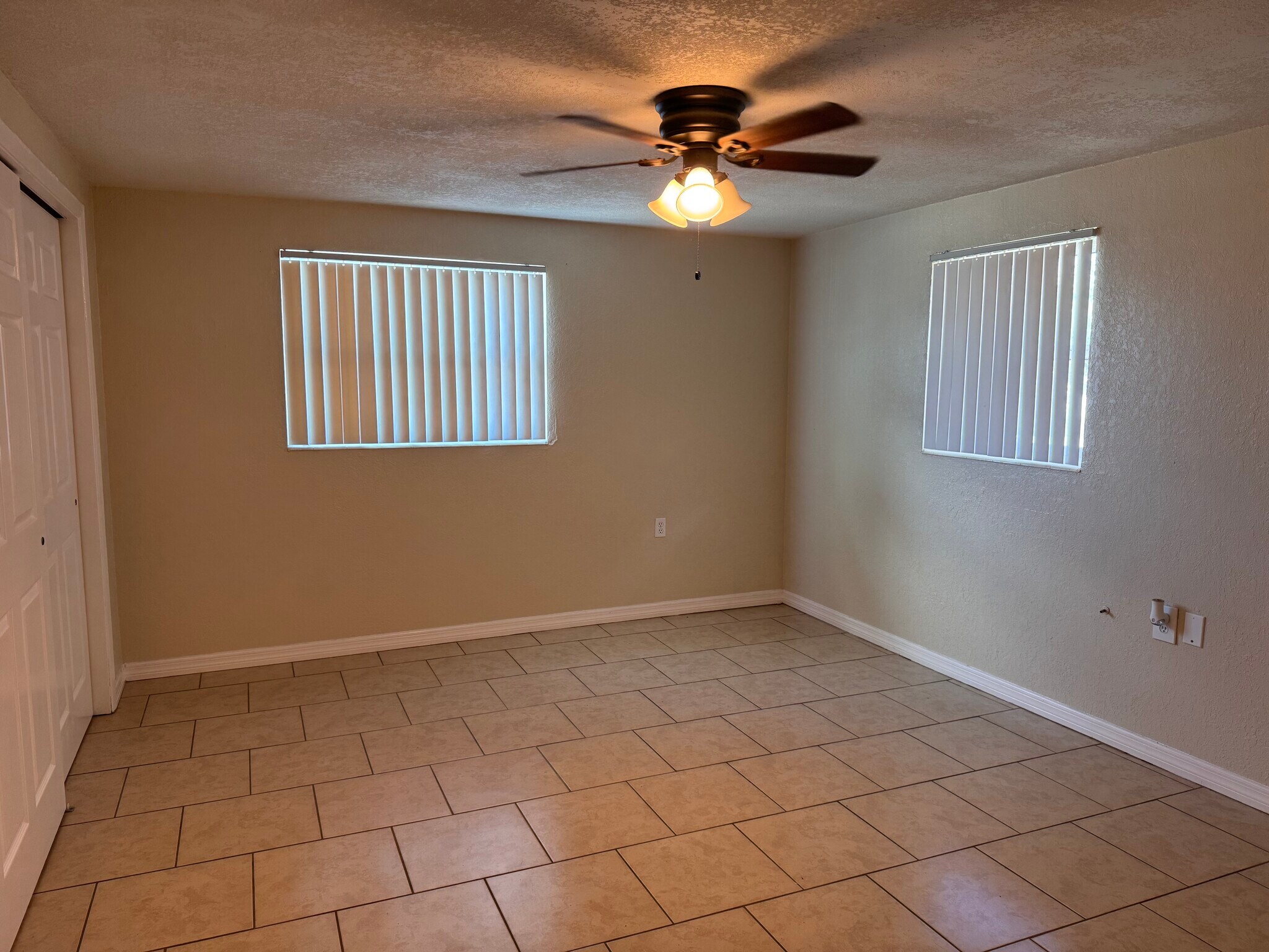 Building Photo - 1620 Marengo Dr