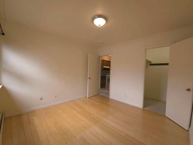 Building Photo - 4955 Moorhead Ave