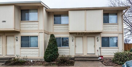 Building Photo - 1201 Pomona St