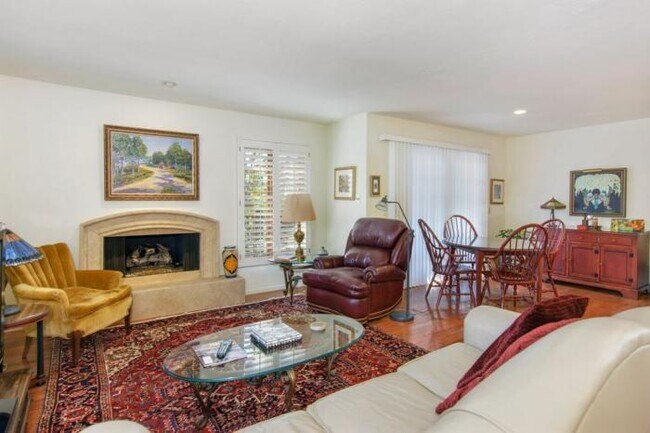 Building Photo - 2 bedroom in La Jolla CA 92037