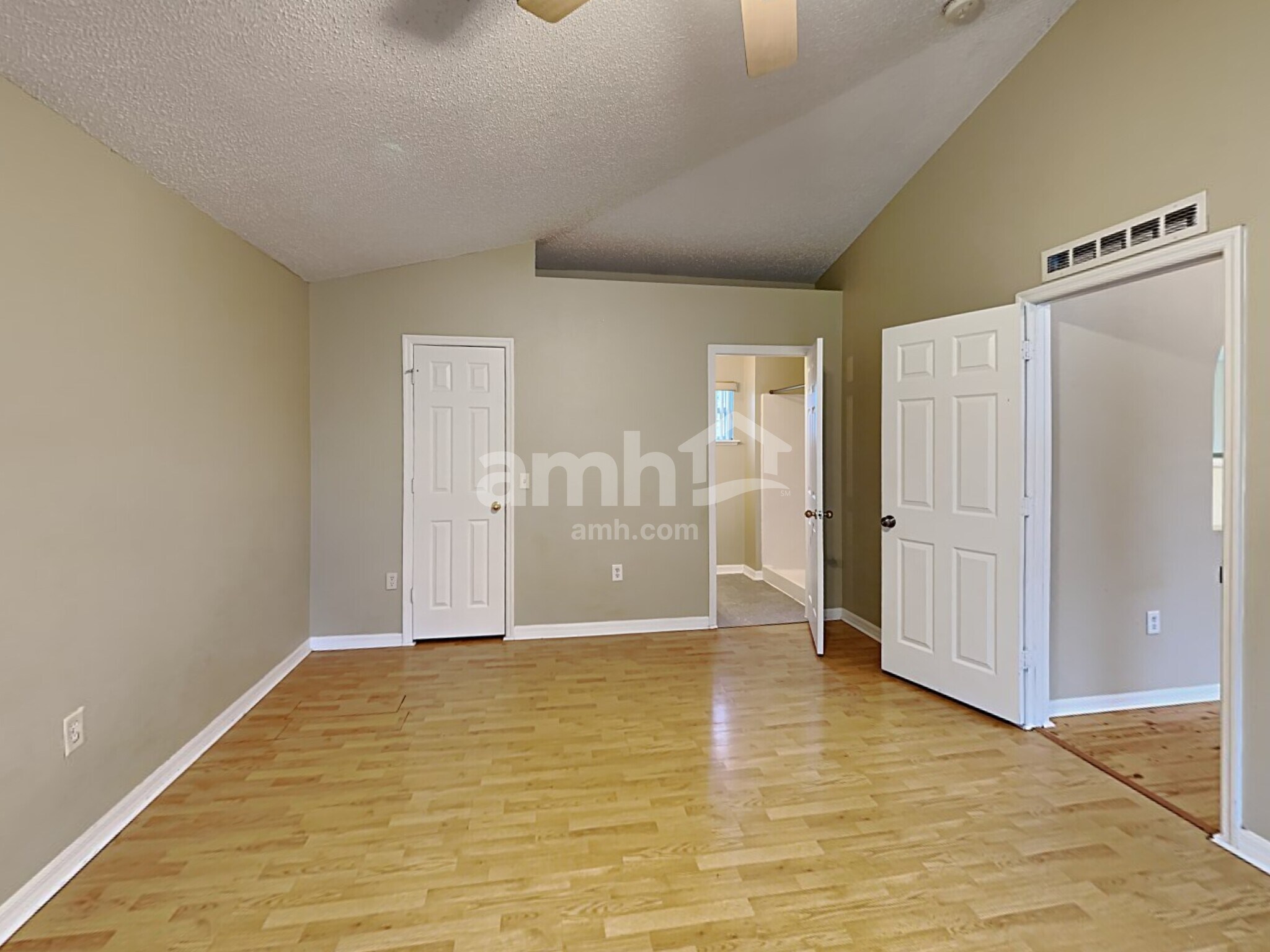 Building Photo - 3999 Warbler Dr