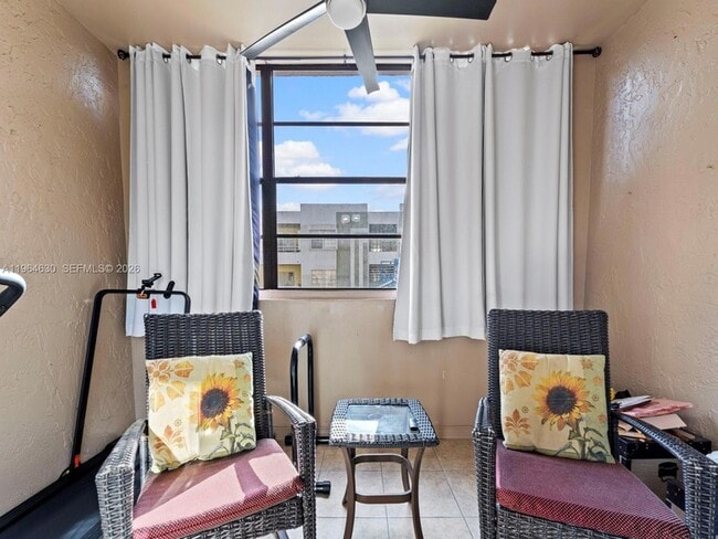 Building Photo - 10641 SW 108th Ave