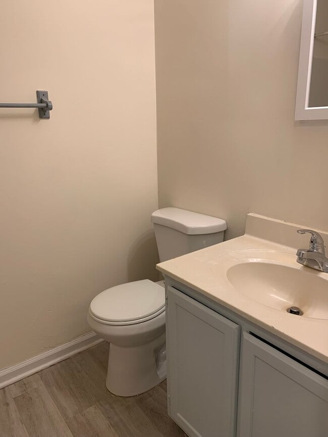 Building Photo - Rent Special! Receive half off 1st full mo...