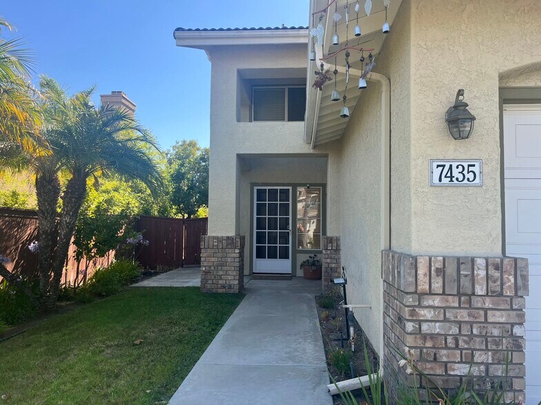 Building Photo - 7435 Arucauna Ct
