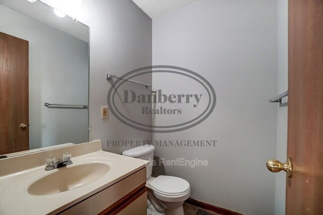 Building Photo - 3540 Willow Run Dr