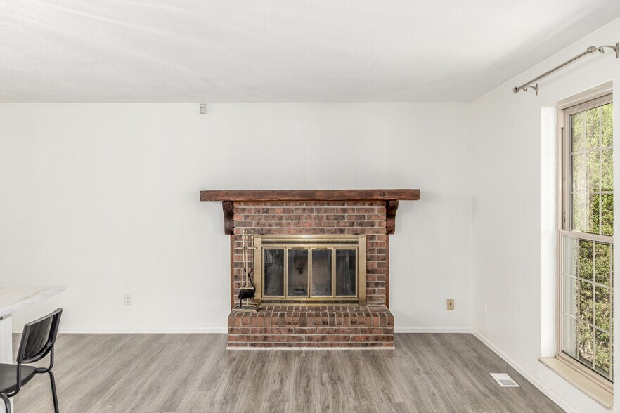 Building Photo - 1549 S Evanston St