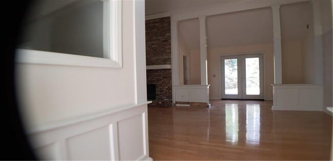 Building Photo - 4083 Deerbrook Way SW