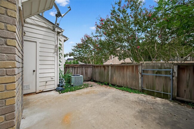 Building Photo - 2910 Grants Lake Blvd