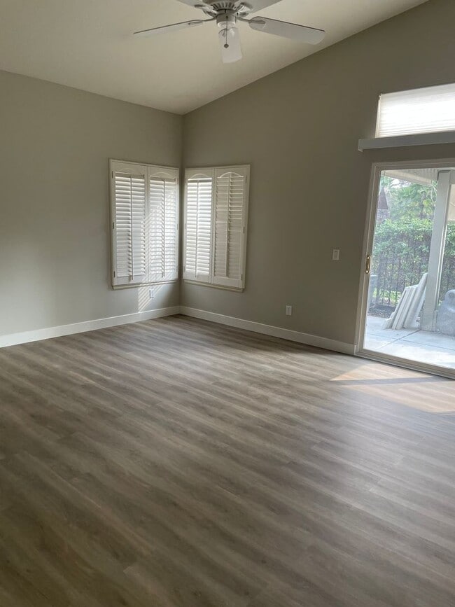 Building Photo - The Colony 55+