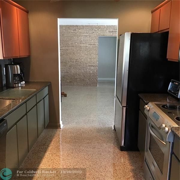 Building Photo - 1774 NE 20th St