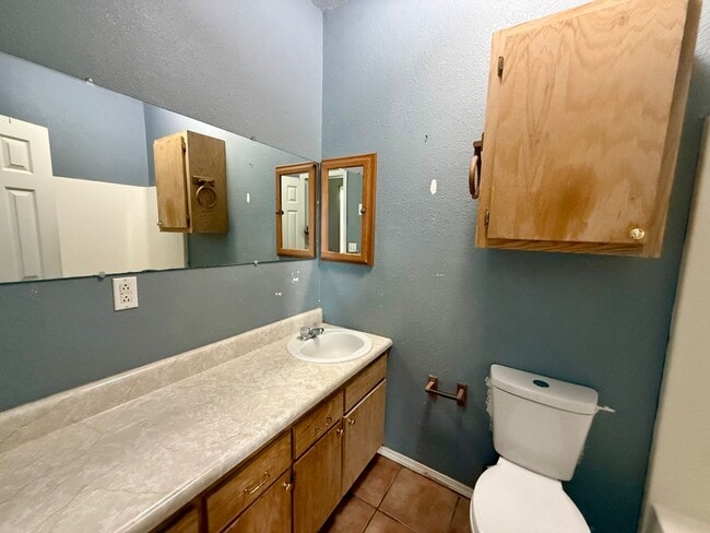 Building Photo - 1308 Barton Ln