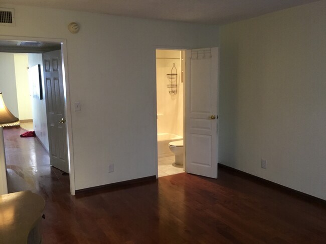Master bedroom with Private Bath - 5400 Newcastle Ave