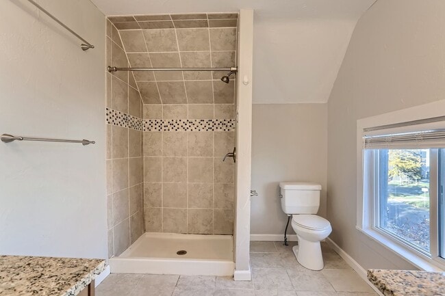Building Photo - Stunning 4 bedroom, 4 bathroom home near Sloan's Lake!