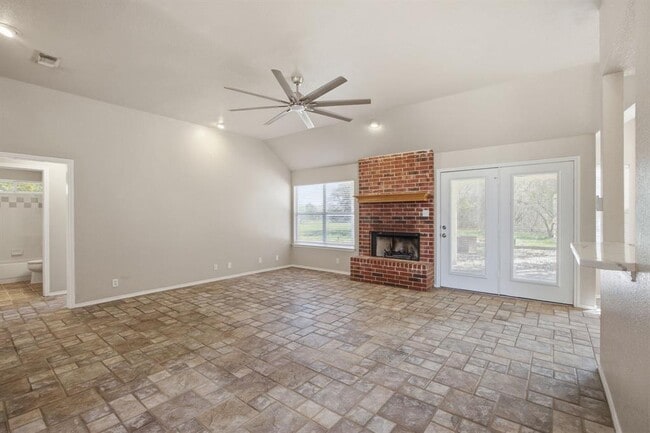 Building Photo - 141 Comanche Trail