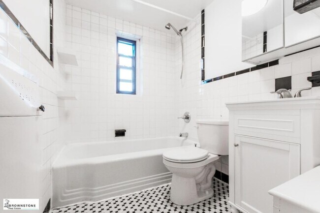 Building Photo - 63 1st Pl