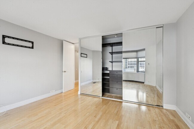 Building Photo - 535 N Michigan Ave