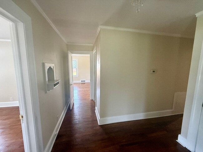 Building Photo - Three bedroom, 1 bath house in Graham