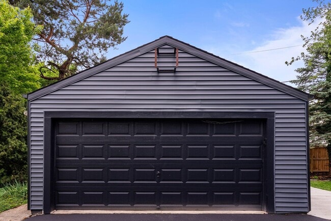 Building Photo - 2583 Wexford Rd