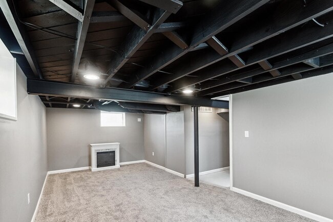 Building Photo - 5883 N 84th St