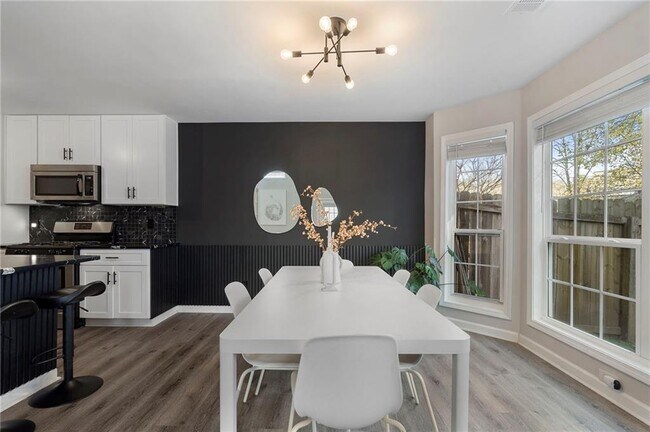 Building Photo - 3572 Avensong Village Cir