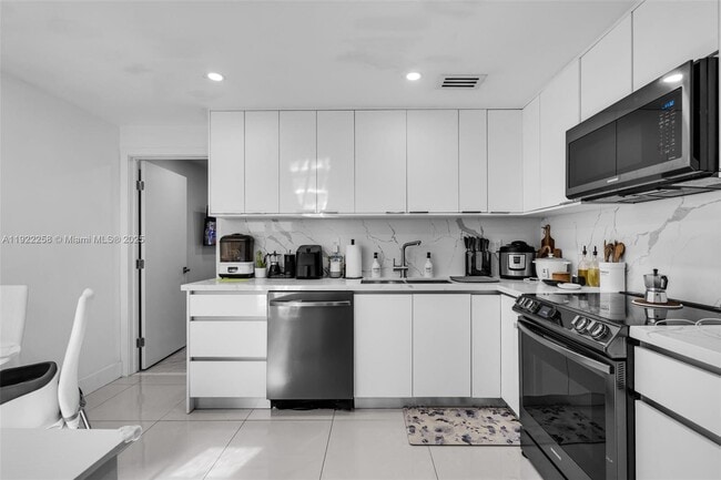 Building Photo - 15452 SW 50th Terrace