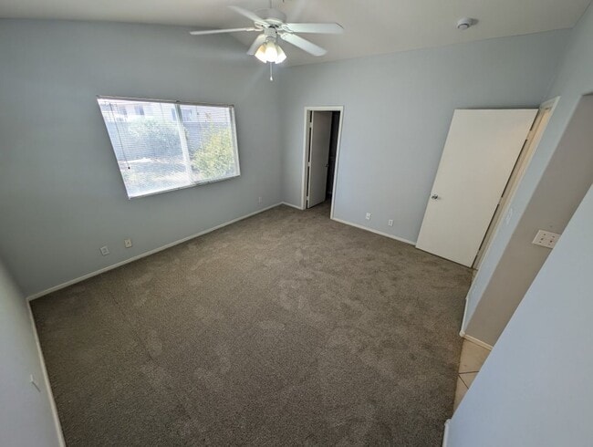 Building Photo - 1821 Running Fawn Ct