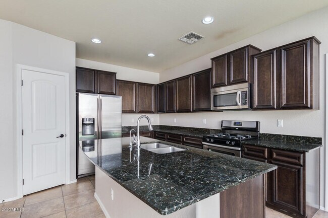 Building Photo - 3481 S Bluejay Dr