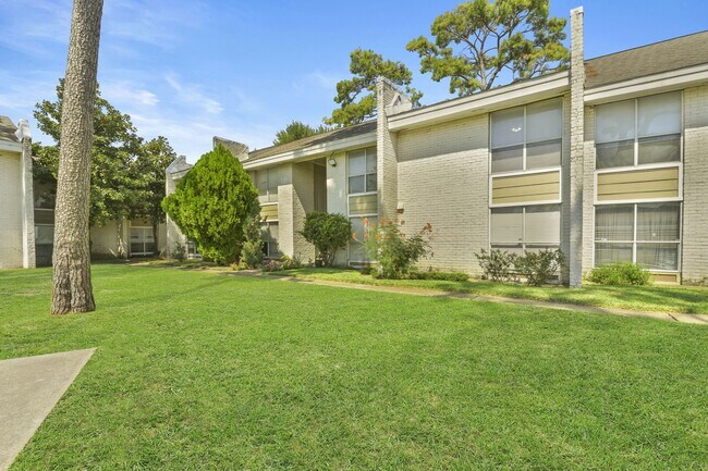 Building Photo - 1950 Spenwick Dr