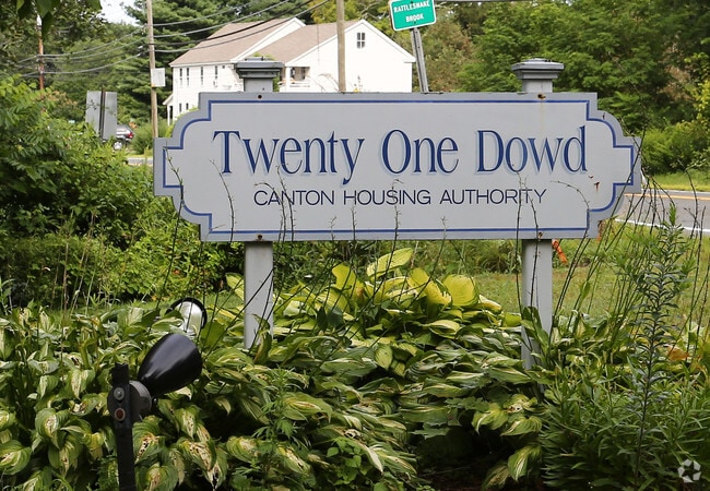 Building Photo - Twenty One Dowd