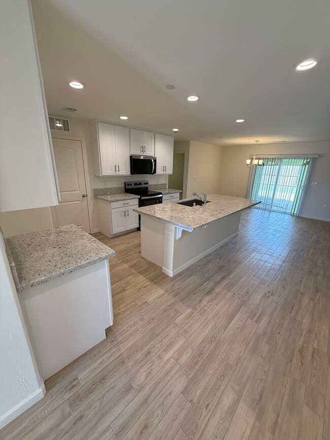 Building Photo - NEW Beautiful 3 Bedroom 2 Bath Home In Delano