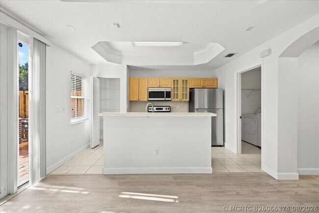 Building Photo - 4962 Leeward Ln