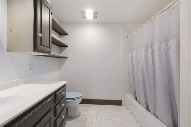 Building Photo - 73 Thames St