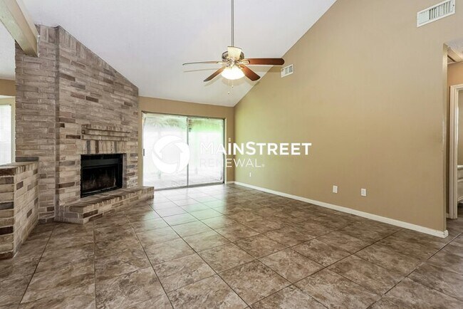 Building Photo - 4 Bedroom Pet-Friendly Home in Houston, TX with Main Street Renewal