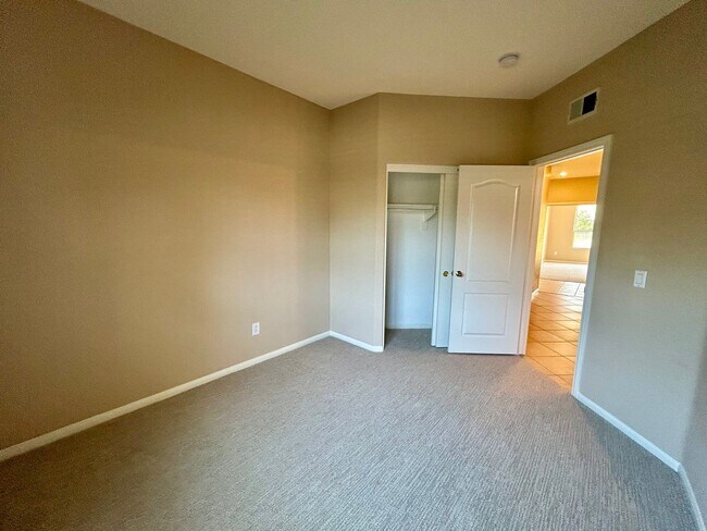 Building Photo - Upcoming! Move in Ready 7/25/26 Spacious 4 Bed/2.5 Bath Home Escondido