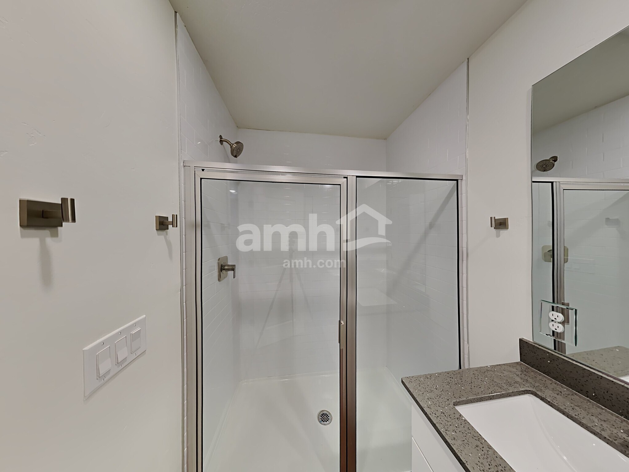 Building Photo - 6022 W South Jordan Pky