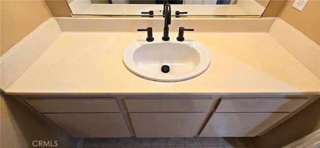 Building Photo - 1400 Post Rd